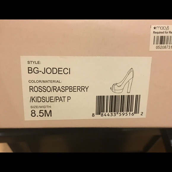 BCBG 4-5 inch heels - Picture 2 of 3